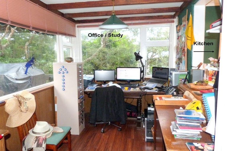 Photo of property in 43a Wyndham Road, Pinehaven, Upper Hutt, 5019