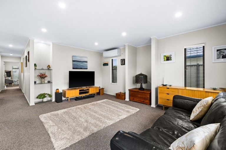 Photo of property in 27 Pinotage Drive, Greenmeadows, Napier, 4112