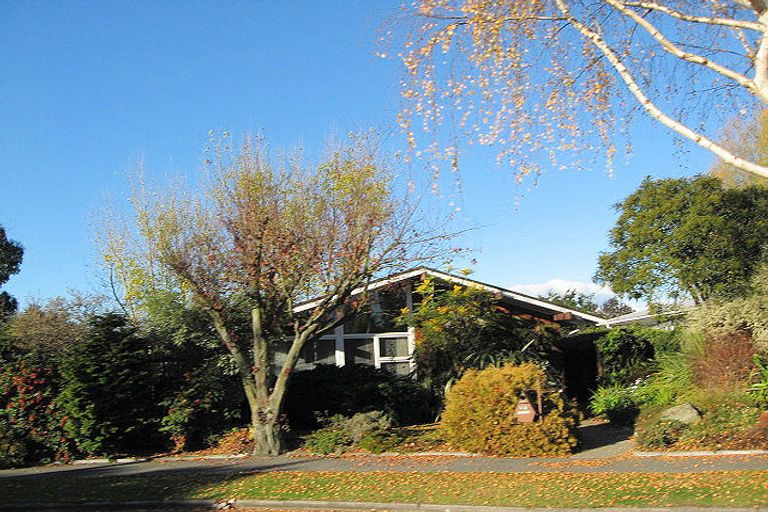 Photo of property in 22 Ramore Place, Redwood, Christchurch, 8051