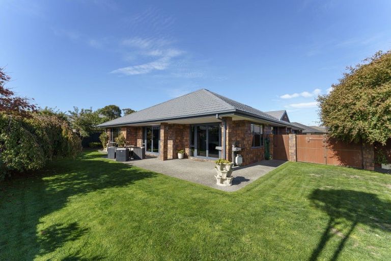 Photo of property in 5 Hideaway Gate, Parklands, Christchurch, 8083