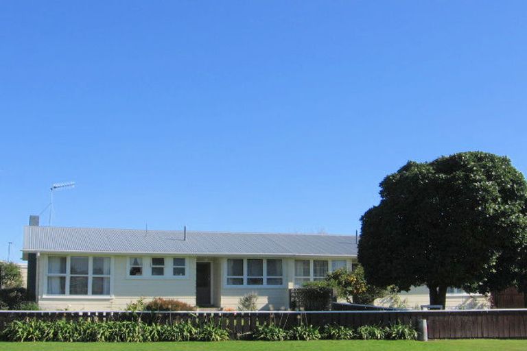 Photo of property in 1-3 Spring Street, Foxton, 4814