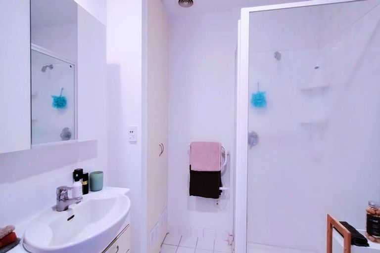 Photo of property in Terrace Heights Apartments, 8c/163 The Terrace, Wellington Central, Wellington, 6011