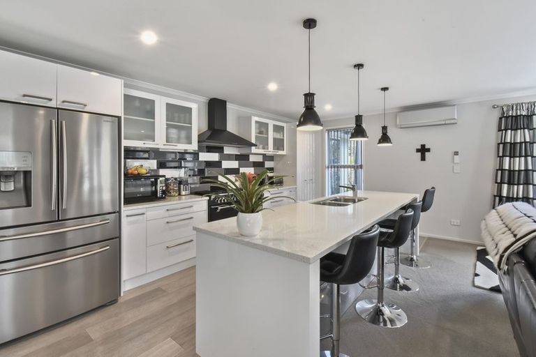 Photo of property in 3 Acqua Place, Karaka, Papakura, 2113