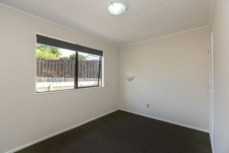 Photo of property in 10b Brierley Place, Marfell, New Plymouth, 4310