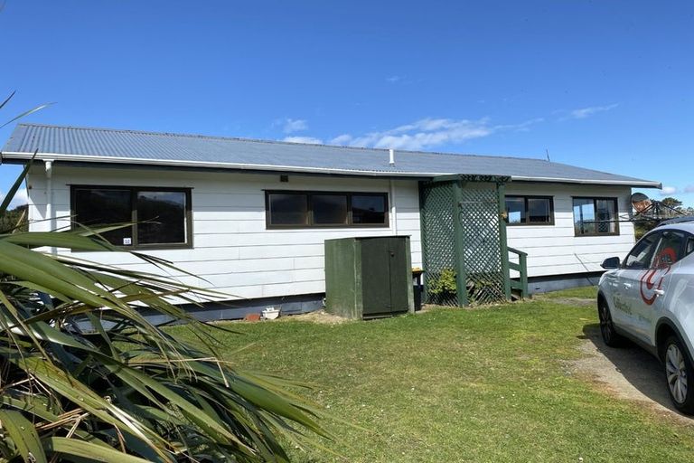Photo of property in 20 Ladbrooke Drive, Newlands, Wellington, 6037
