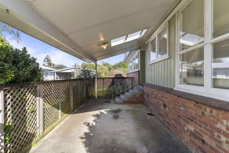 Photo of property in 4 Clendon Place, Manurewa, Auckland, 2102