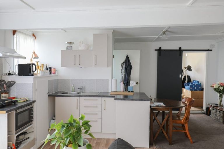 Photo of property in 116 Woodglen Road, Glen Eden, Auckland, 0602