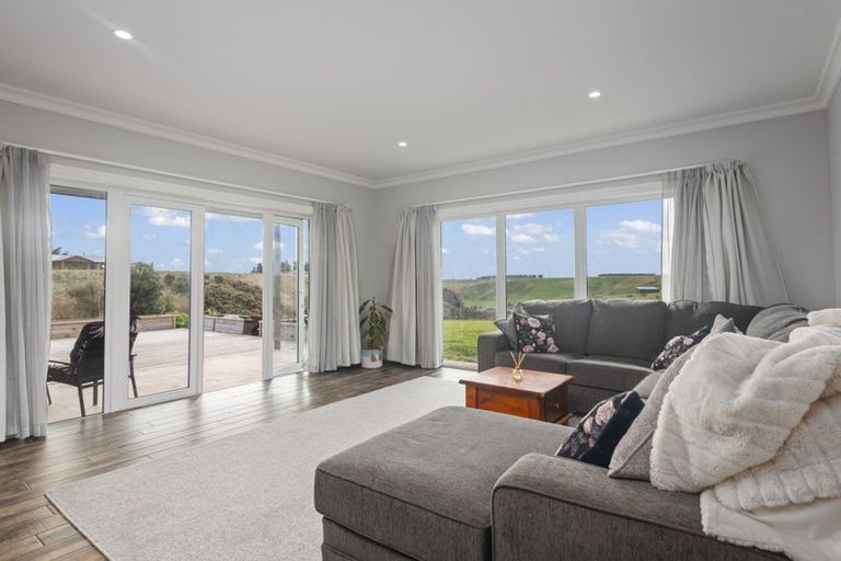Photo of property in 52 Highland View Drive, Tokomaru, Palmerston North, 4474