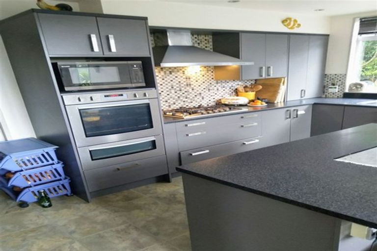 Photo of property in 97 Goodwood Drive, Goodwood Heights, Auckland, 2105