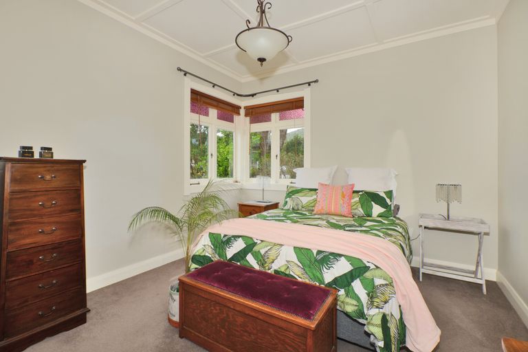 Photo of property in 6 Parahaki Street, Regent, Whangarei, 0112