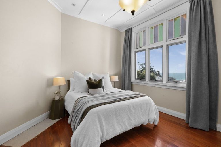 Photo of property in 16 Lighthouse Road, Bluff Hill, Napier, 4110