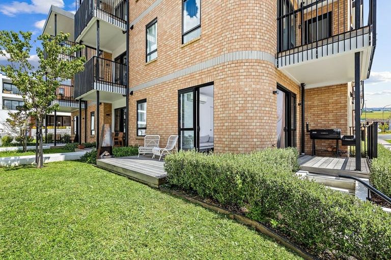 Photo of property in 5/1g Sidney Wallingford Way, Hobsonville, Auckland, 0618