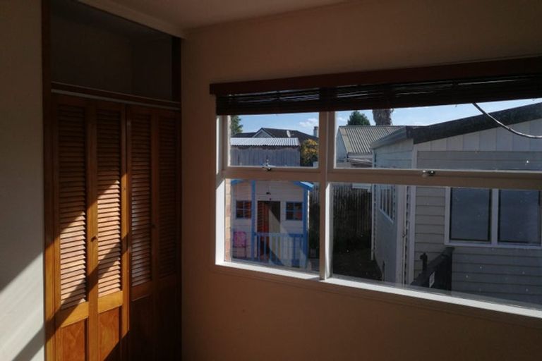 Photo of property in 2 Challinor Street, Pakuranga, Auckland, 2010