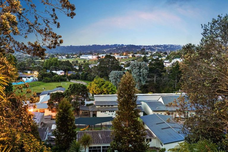 Photo of property in 83 Rangatira Road, Beach Haven, Auckland, 0626