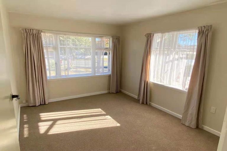 Photo of property in 36 Charlcott Street, Burnside, Christchurch, 8053