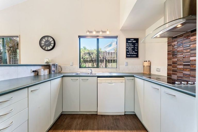 Photo of property in 285 Hobsonville Road, Hobsonville, Auckland, 0618