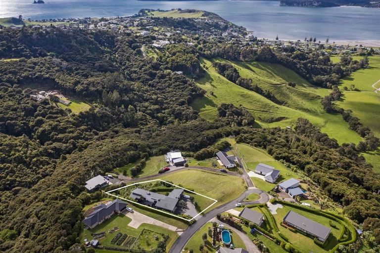 Photo of property in 4 Tironui Place, Whitianga, 3510