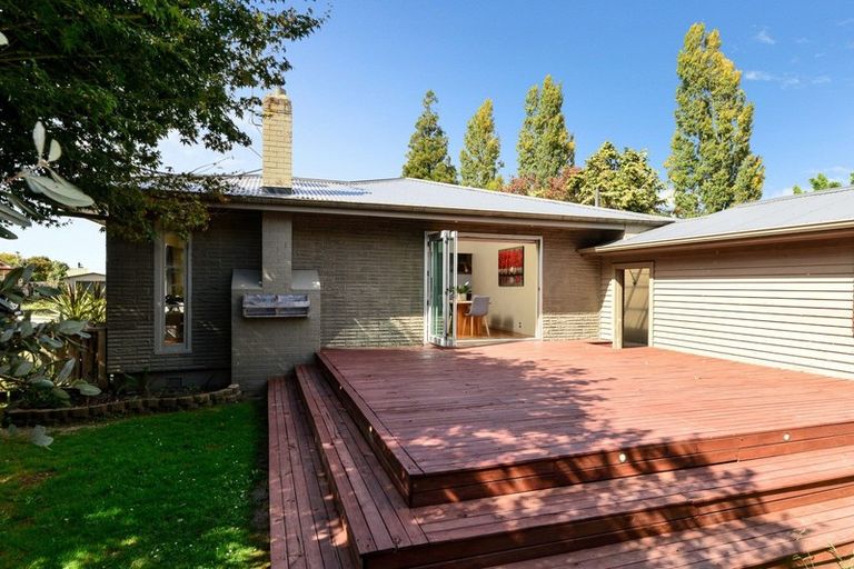 Photo of property in 26 Braid Road, St Andrews, Hamilton, 3200