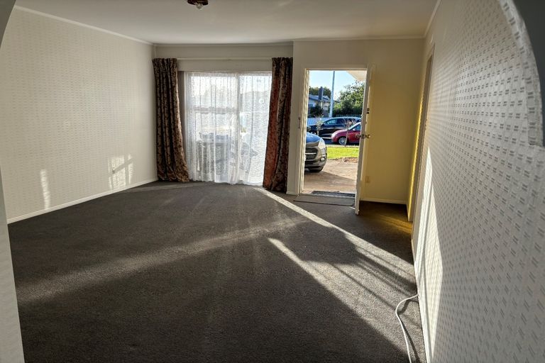 Photo of property in 1/32 Park Estate Road, Rosehill, Papakura, 2113