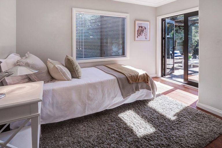 Photo of property in 5b Te Mata Peak Road, Havelock North, 4130