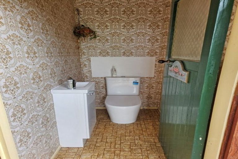 Photo of property in 5 Neidpath Road, Mornington, Dunedin, 9011