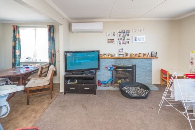 Photo of property in 5 Karewa Street, Castlecliff, Whanganui, 4501