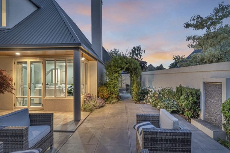 Photo of property in 95 Clyde Road, Ilam, Christchurch, 8041