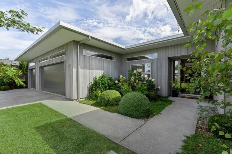 Photo of property in 10 Oystercatcher Lane, Point Wells, 0986