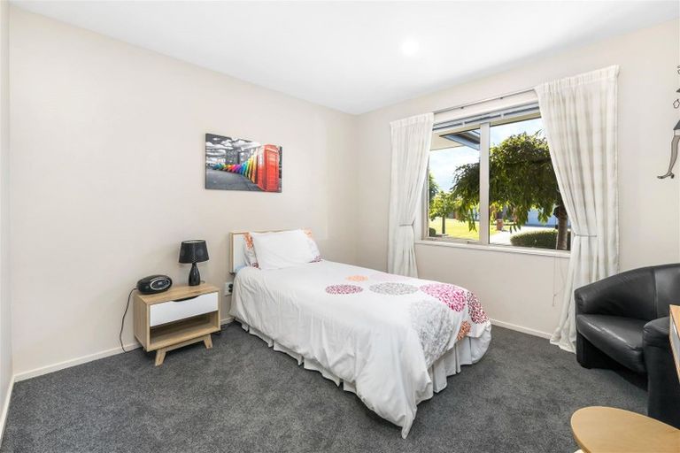 Photo of property in 12 Marguerite Place, Aidanfield, Christchurch, 8025