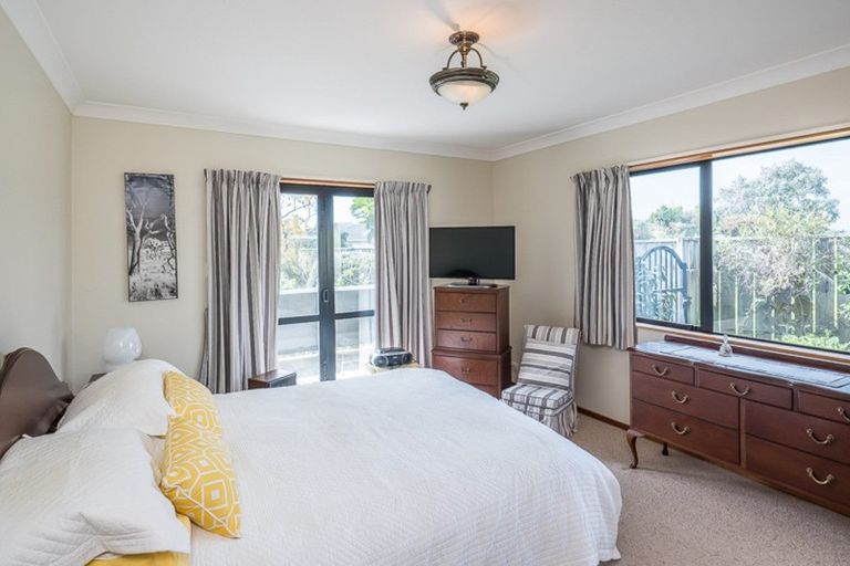 Photo of property in 11 Barrett Drive, Waikanae Beach, Waikanae, 5036