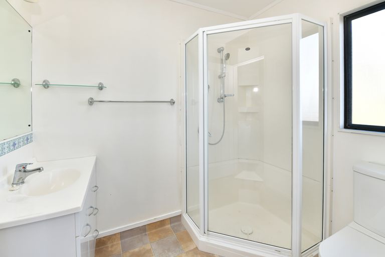 Photo of property in 81 Vipond Road, Stanmore Bay, Whangaparaoa, 0932