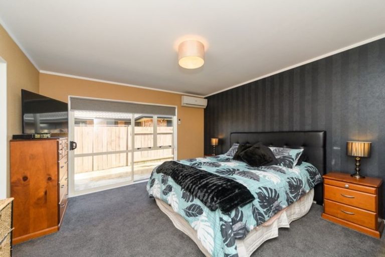 Photo of property in 18 Meridian Grove, Kelvin Grove, Palmerston North, 4414