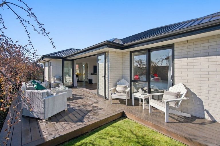 Photo of property in 19 Whitburn Avenue, Halswell, Christchurch, 8025