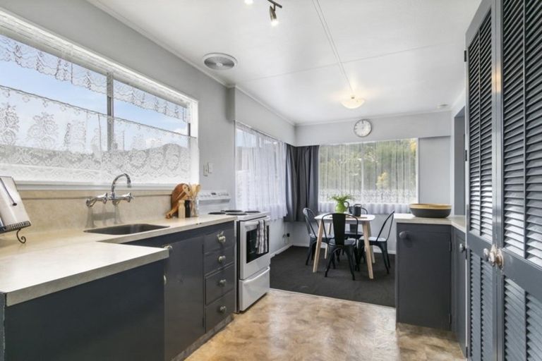 Photo of property in 258 Wellington Road, Wainuiomata, Lower Hutt, 5014