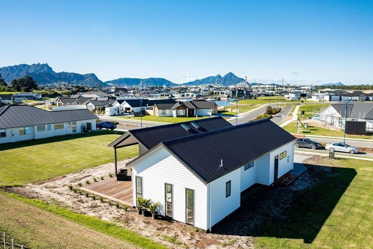 Photo of property in 80 Stace Hopper Drive, One Tree Point, Ruakaka, 0118