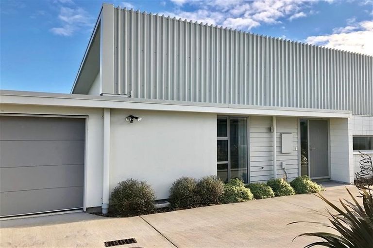 Photo of property in 1/71 Corsair Drive, Wigram, Christchurch, 8042