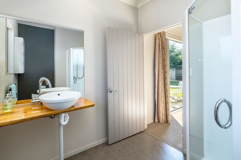 Photo of property in 5 Awhina Drive, Greytown, 5712