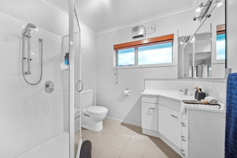 Photo of property in 32 Cody Crescent, Lansdowne, Masterton, 5810