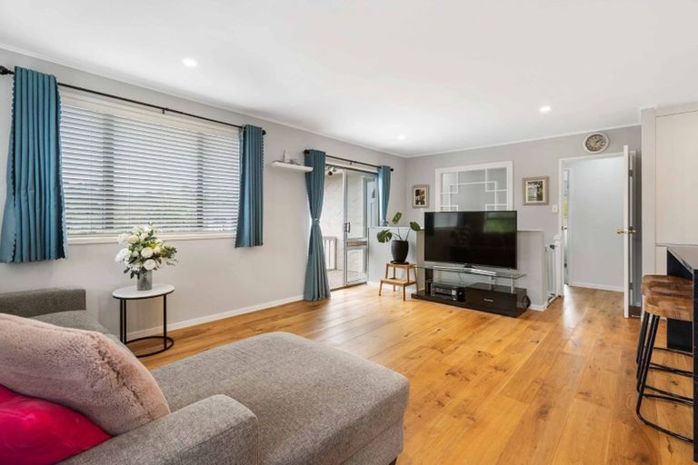 Photo of property in 108 Weatherly Road, Torbay, Auckland, 0630