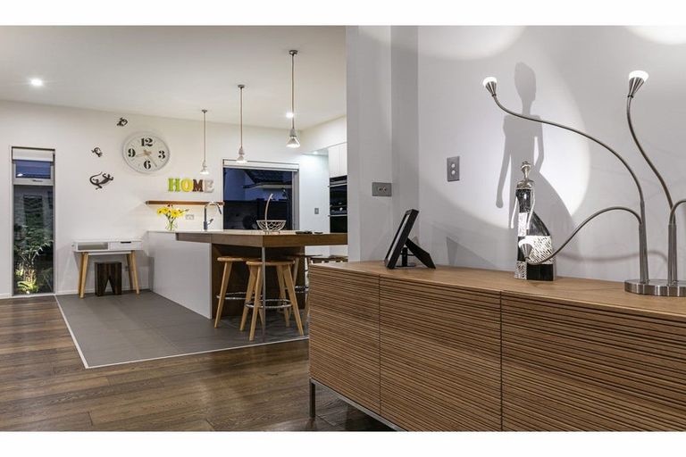 Photo of property in 11 Kelmore Place, Schnapper Rock, Auckland, 0632