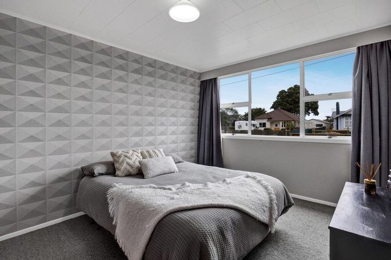 Photo of property in 28 Disraeli Street, Hawera, 4610