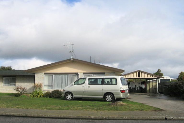 Photo of property in 13 Folkestone Drive, Flaxmere, Hastings, 4120