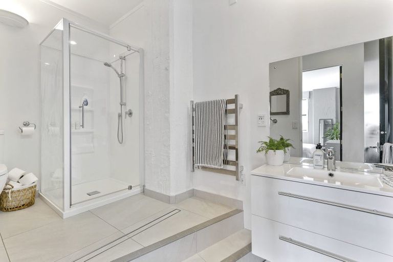 Photo of property in Tennyson Apartments, 13/25 Tennyson Street, Te Aro, Wellington, 6011