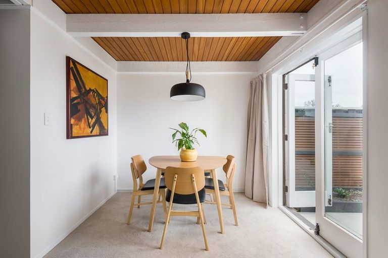 Photo of property in 2/62 Picton Avenue, Riccarton, Christchurch, 8011