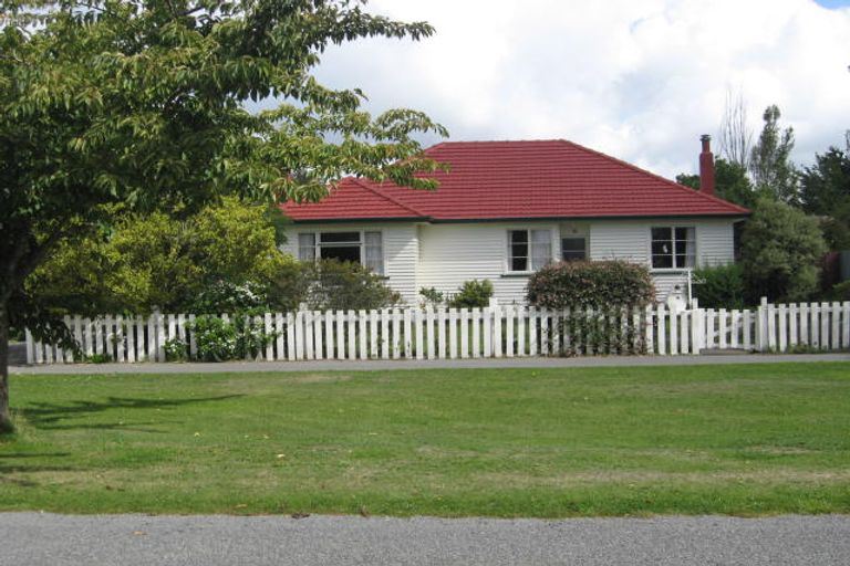 Photo of property in 14 Thornton Street, Darfield, 7510