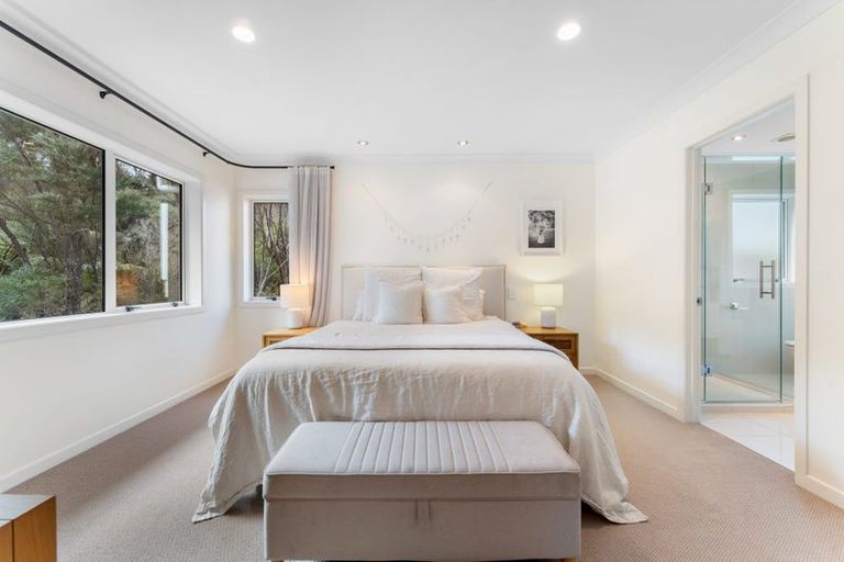 Photo of property in 16 Kunzea Place, Greenhithe, Auckland, 0632