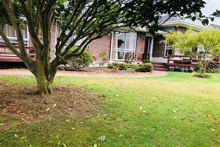 Photo of property in 16 Sophora Place, Totara Heights, Auckland, 2105