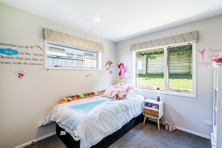 Photo of property in 9 Namsan Close, Fairview Heights, Auckland, 0632