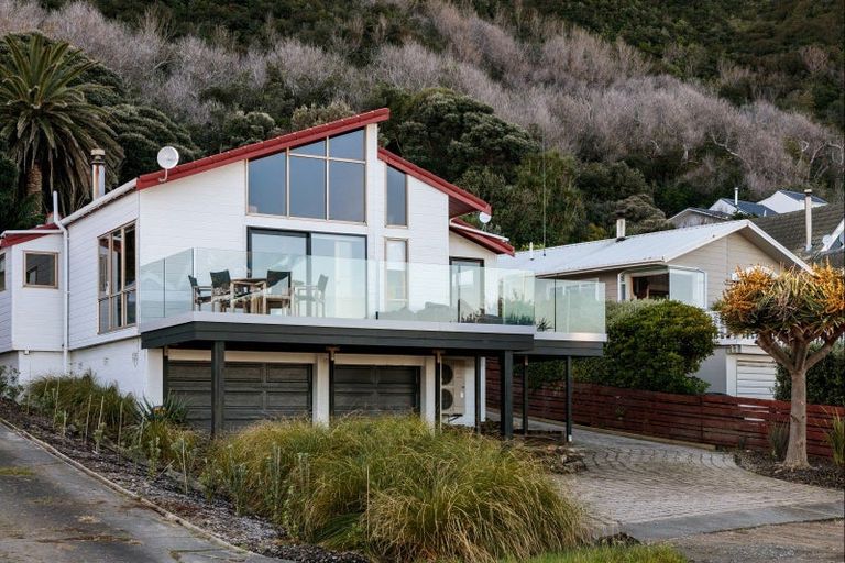 Photo of property in 6 Makorori Beach Road, Makorori, Gisborne, 4073