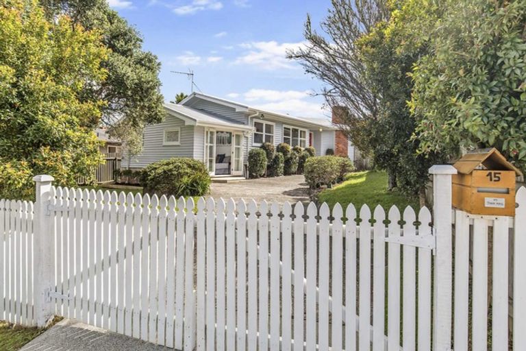 Photo of property in 15 Saffron Street, Birkdale, Auckland, 0626